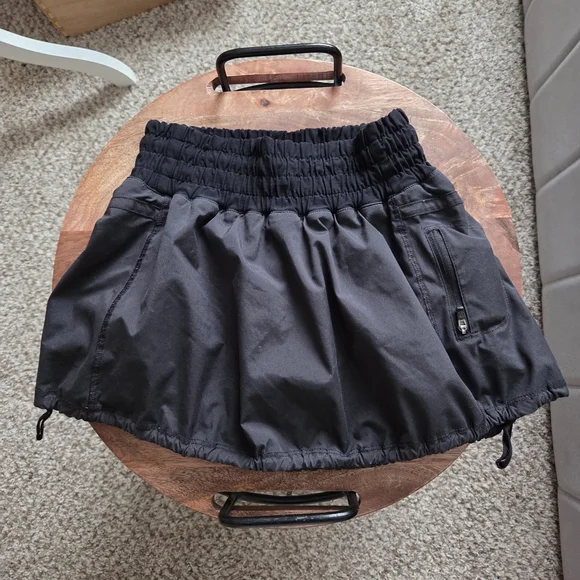Lululemon Black Run Tracker Skort - Picture 2 of 4